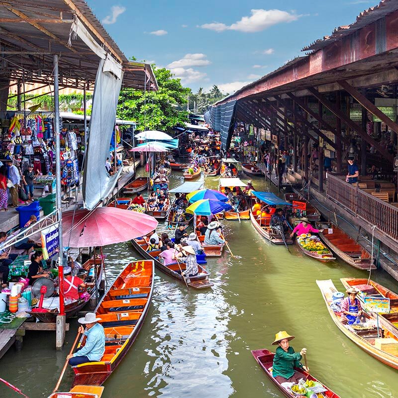 Floating Market in Damnoen Saduak, Thailand